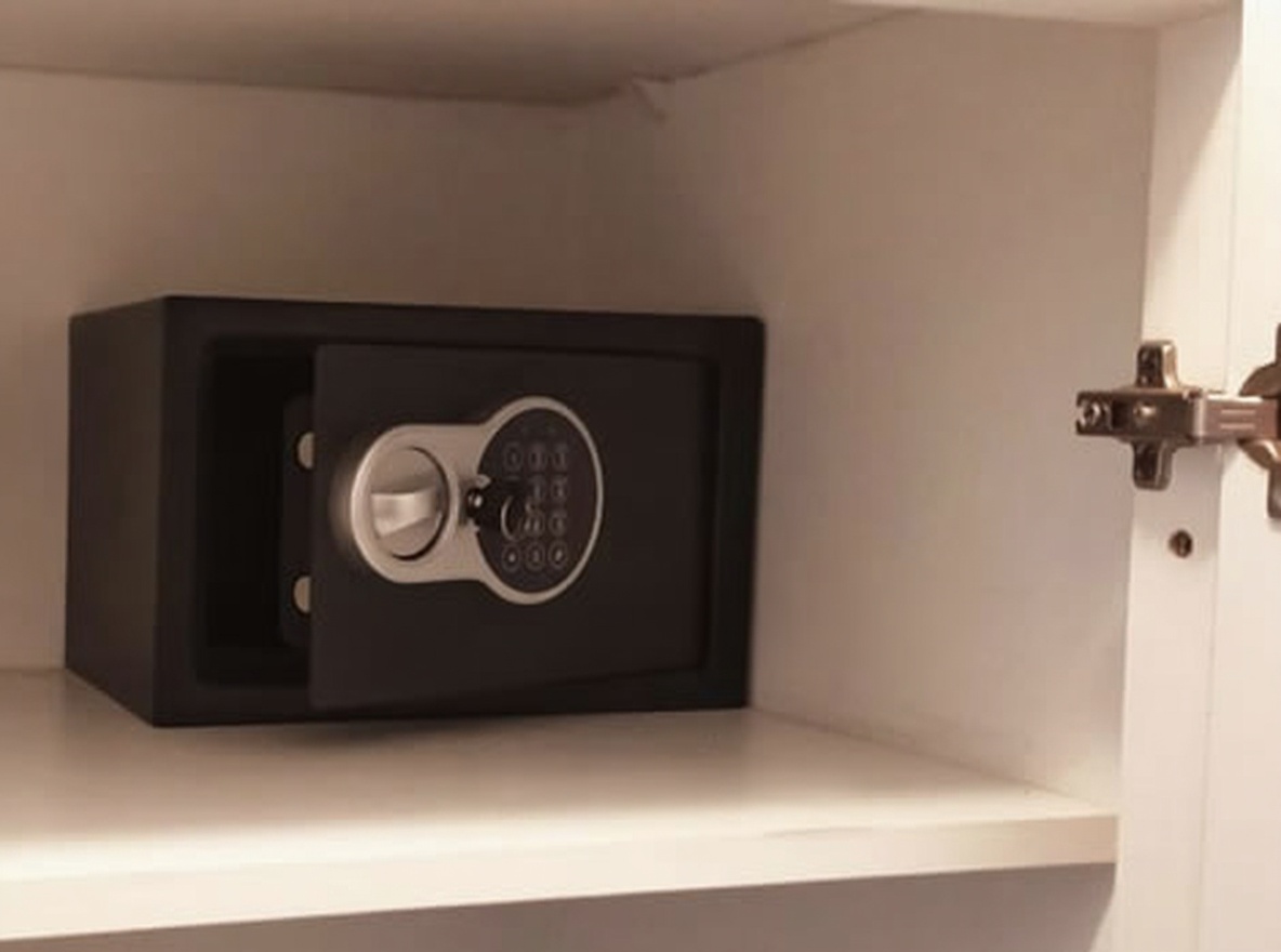 Departamento con patio y parrilla a 130 metros del mar en Mar del Tuyú miniatura 9