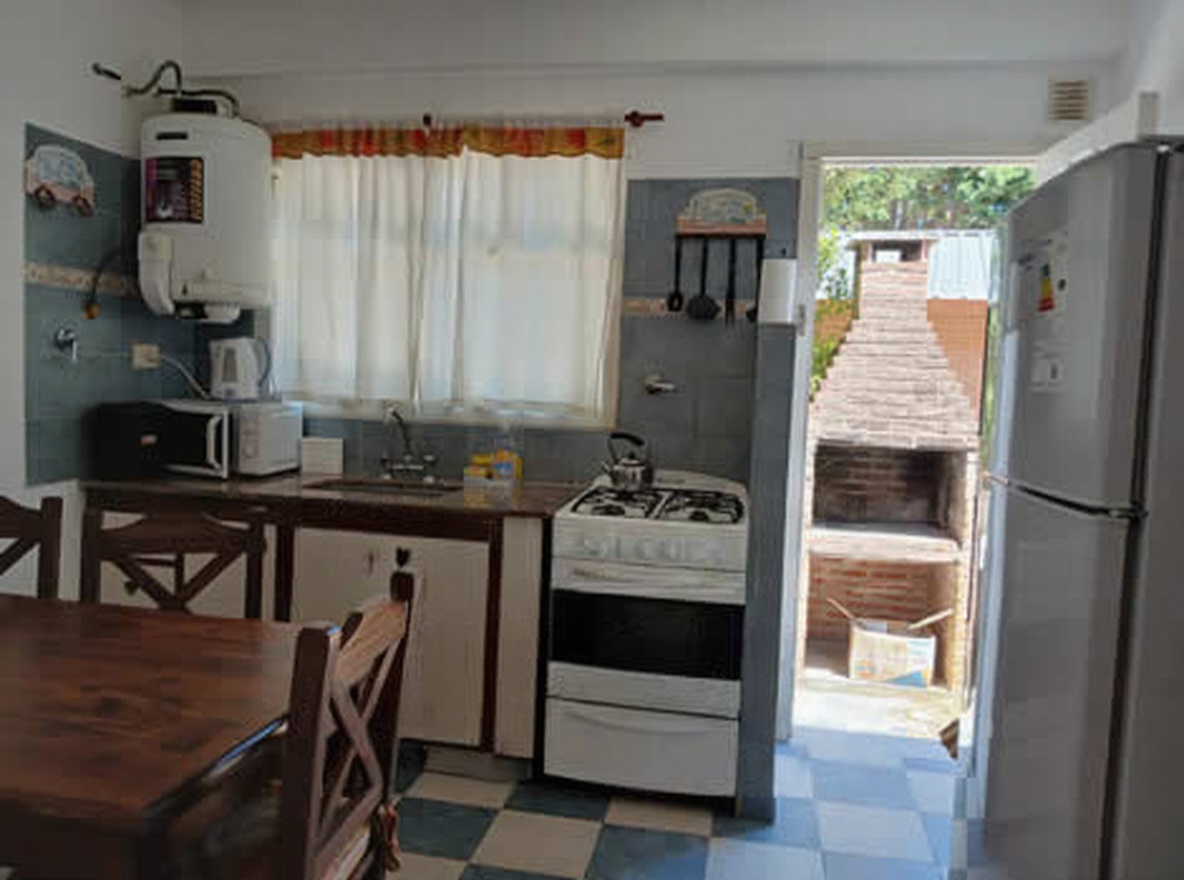 Departamento con pileta y parrilla frente al mar en Costa del Este miniatura 4