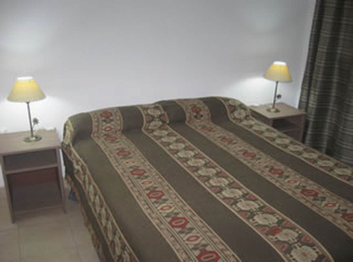 Departamento con pileta y parrilla en Costa del Este miniatura 6