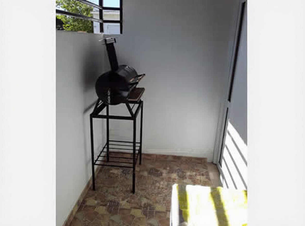 Departamento con patio y parrilla a 100 metros del mar en Mar del Tuyú miniatura 8