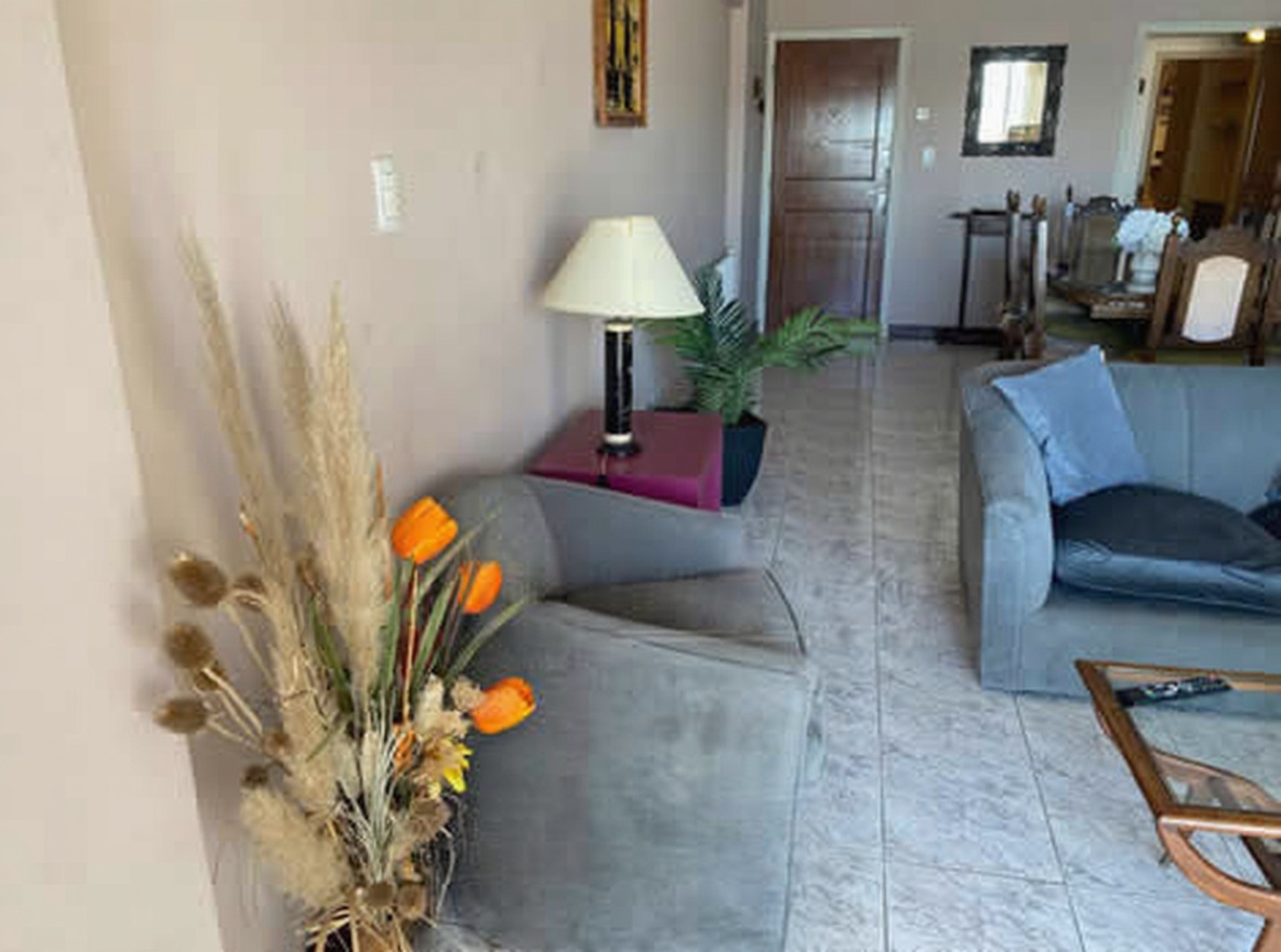 Departamento frente al mar en Mar del Plata con 4 dormitorios miniatura 2