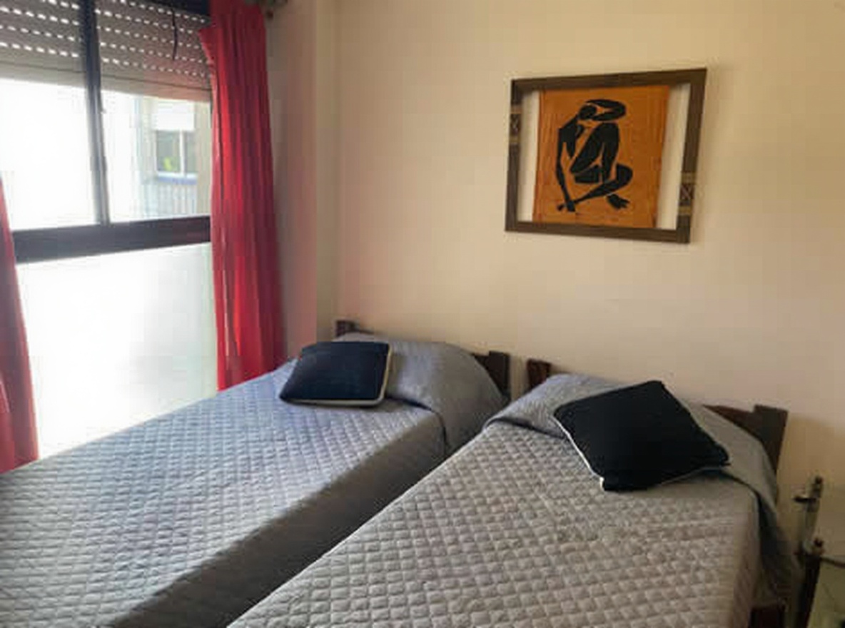 Departamento frente al mar en Mar del Plata con 4 dormitorios miniatura 6