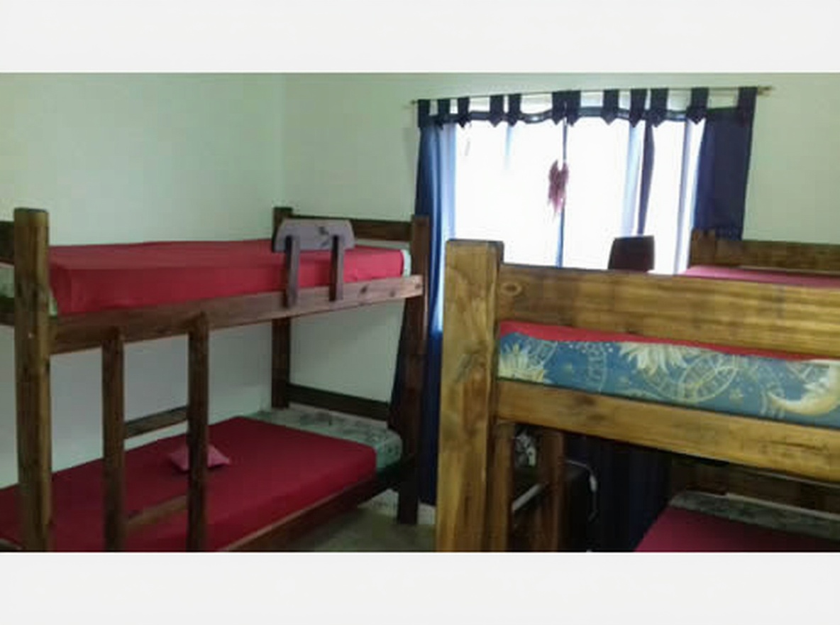 Casa con patio y parrilla frente al mar en Mar del Tuyú miniatura 7