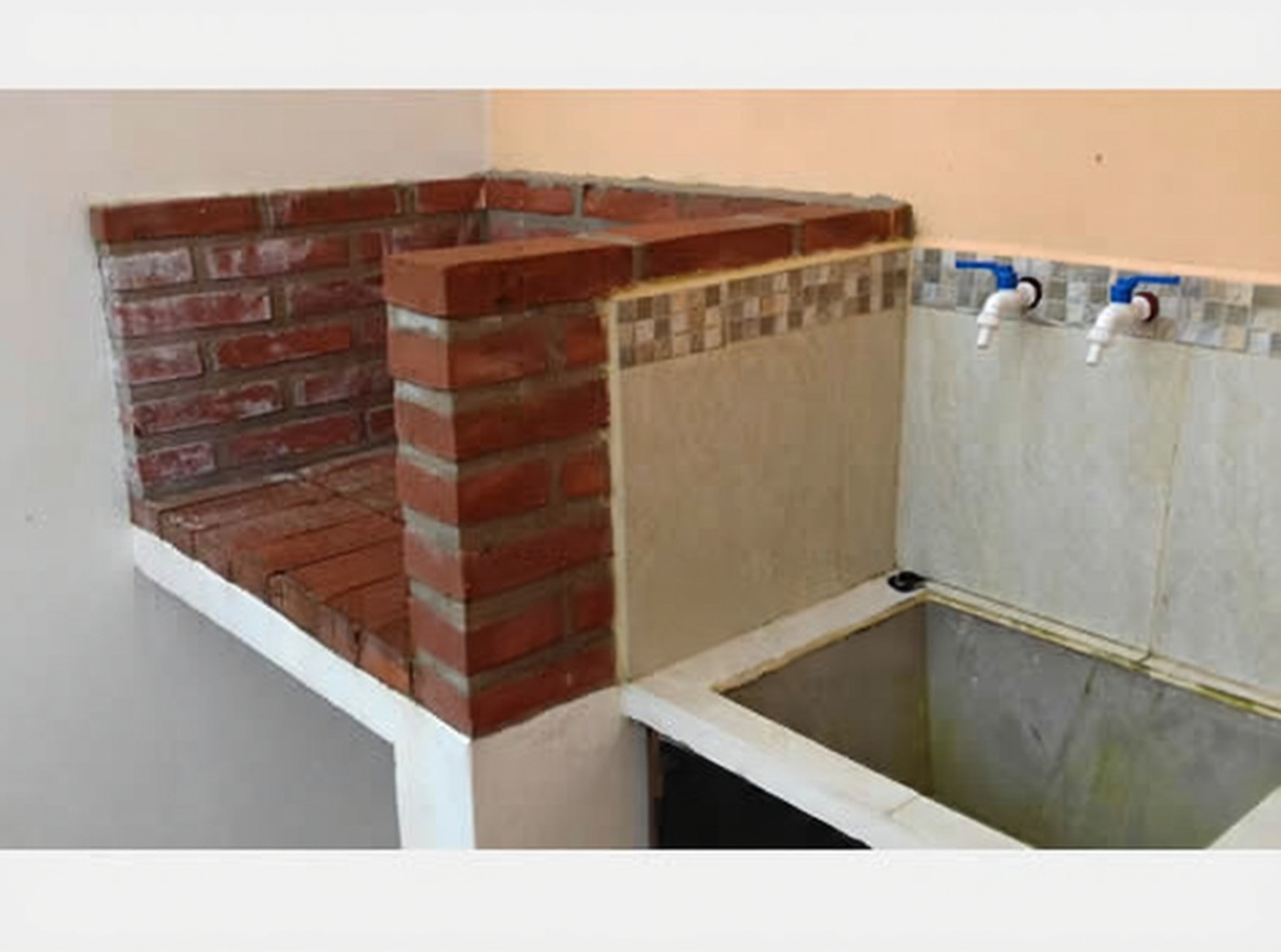 Casa con patio y parrilla frente al mar en Mar del Tuyú miniatura 9