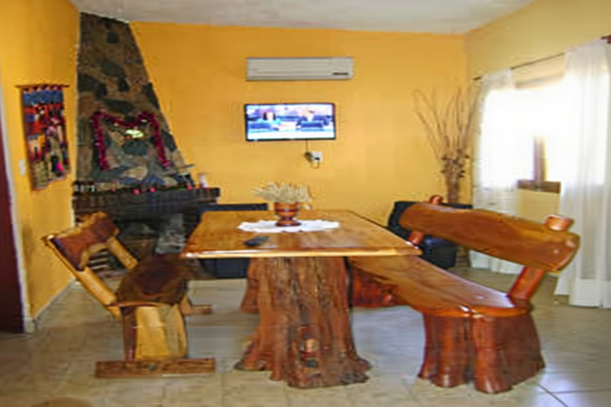 Cabañas con parque y parrilla a 100 metros del mar en San Clemente del Tuyú miniatura 5