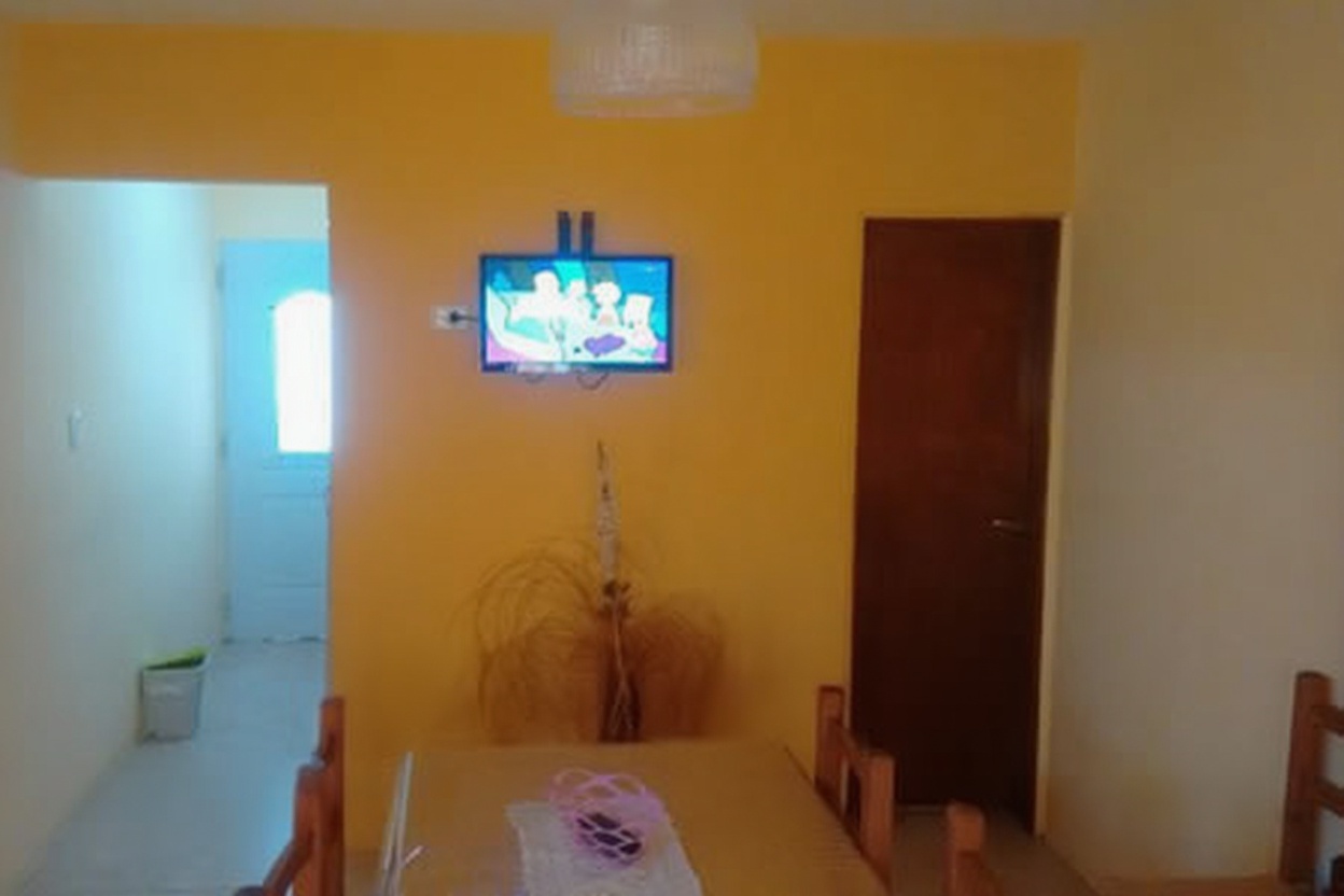 Tríplex con pileta y parrilla a 100 metros del mar en Mar del Tuyú miniatura 2