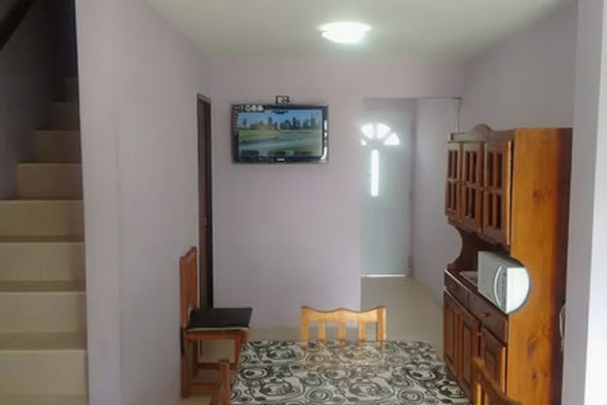 Tríplex con pileta y parrilla a 100 metros del mar en Mar del Tuyú miniatura 8