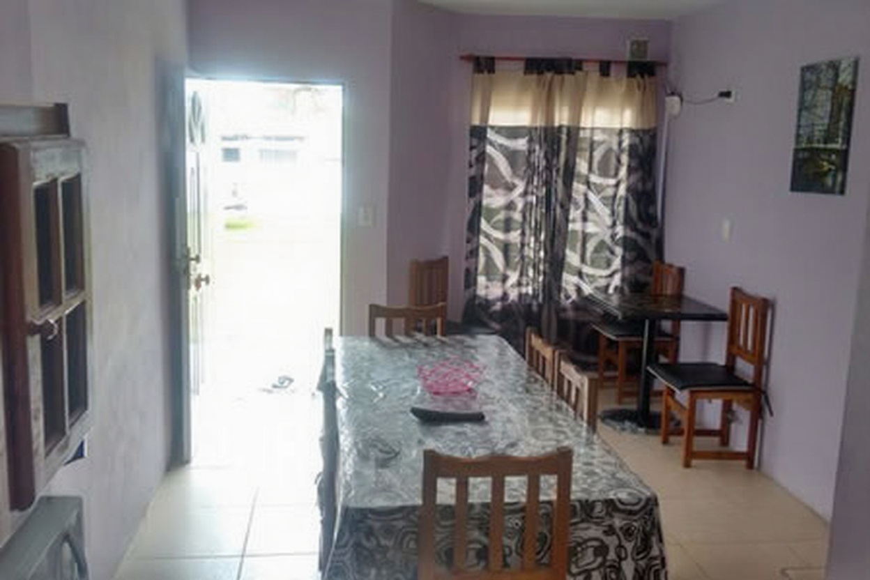 Tríplex con pileta y parrilla a 100 metros del mar en Mar del Tuyú miniatura 9