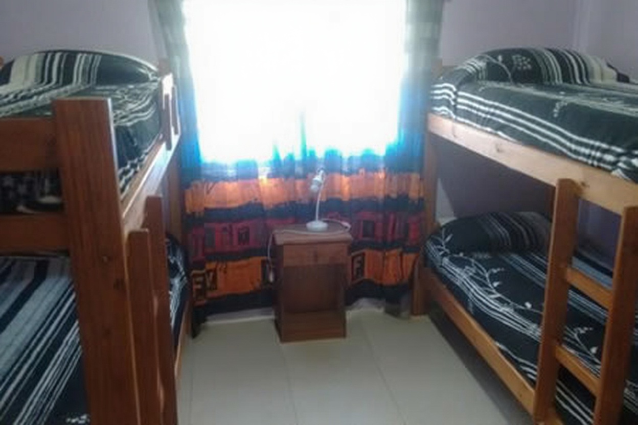 Tríplex con pileta y parrilla a 100 metros del mar en Mar del Tuyú miniatura 12