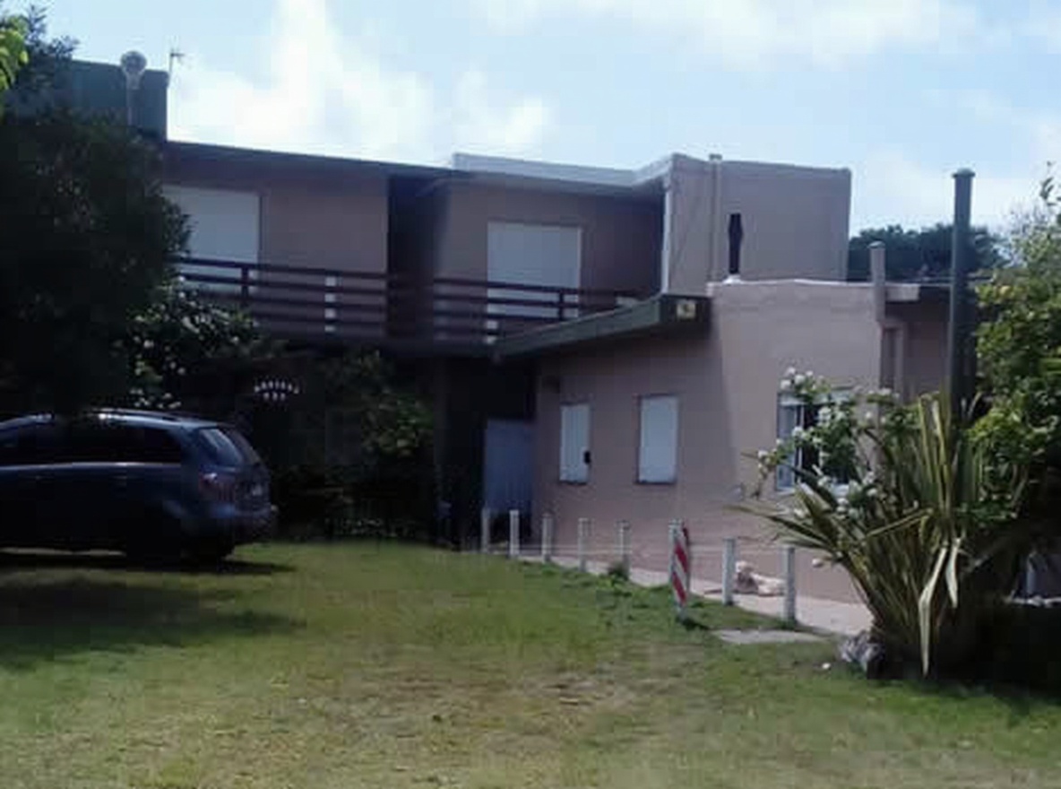 Departamentos con patio y parrilla a 200 metros del mar en Las Toninas