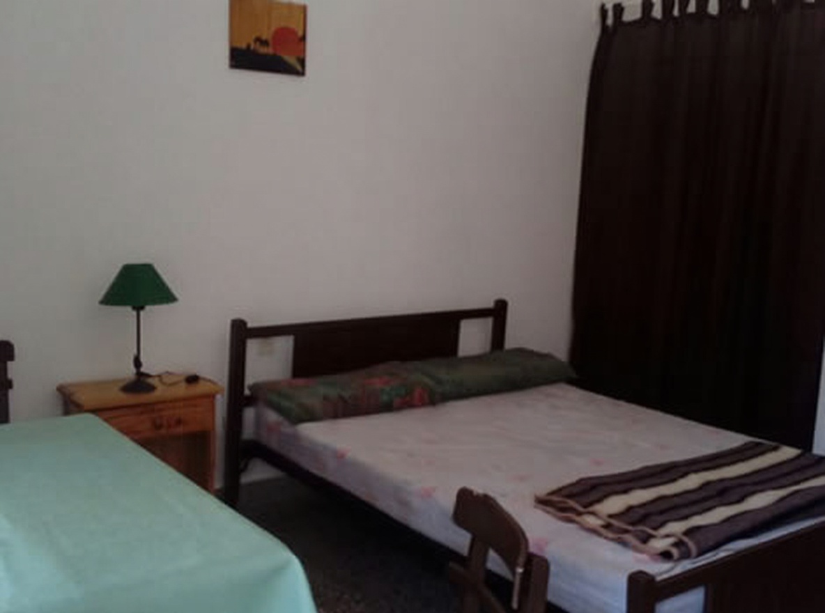 Departamentos con patio y parrilla a 200 metros del mar en Las Toninas miniatura 5