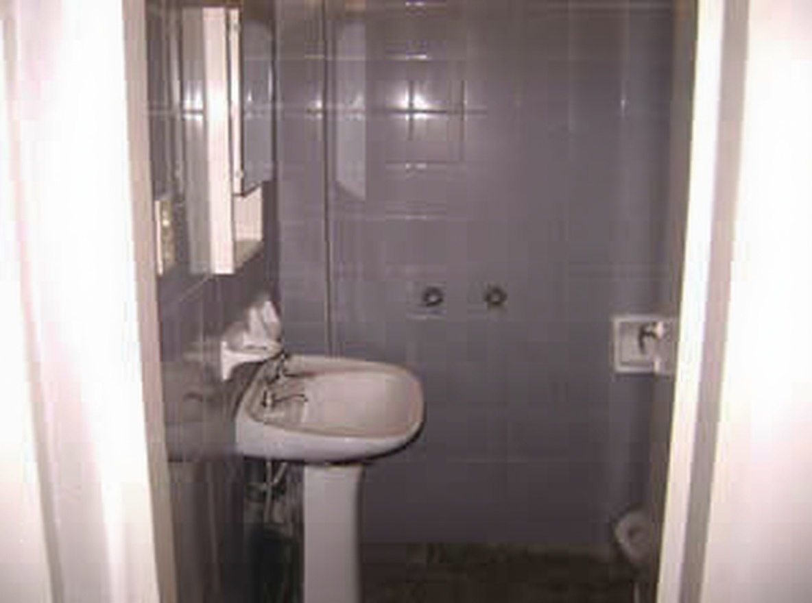 Departamentos con patio y parrilla a 200 metros del mar en Las Toninas miniatura 10