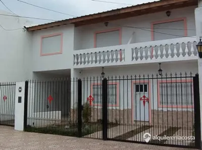 Departamentos con parque y parrilla a 100 metros del mar en Las Toninas