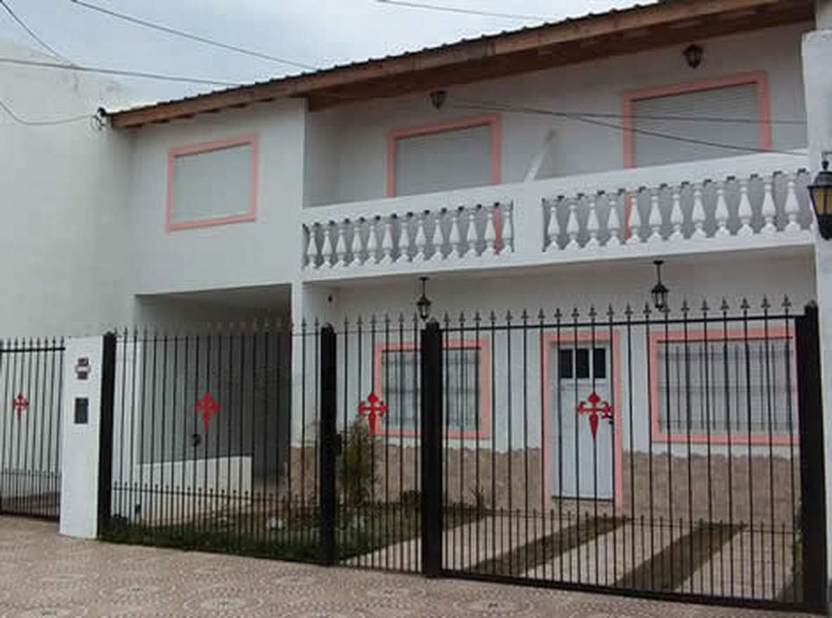 Departamentos con parque y parrilla a 100 metros del mar en Las Toninas