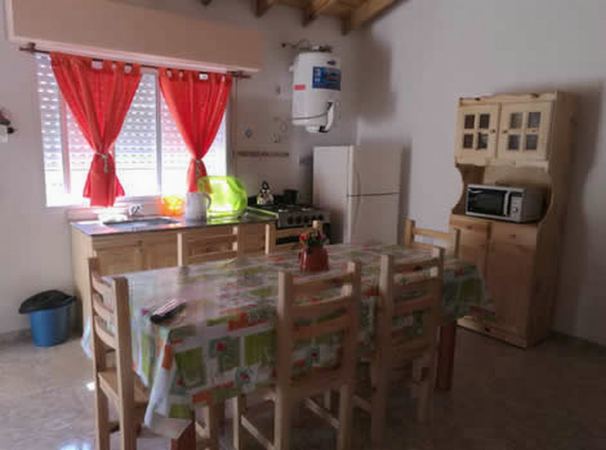 Departamentos con parque y parrilla a 100 metros del mar en Las Toninas miniatura 5