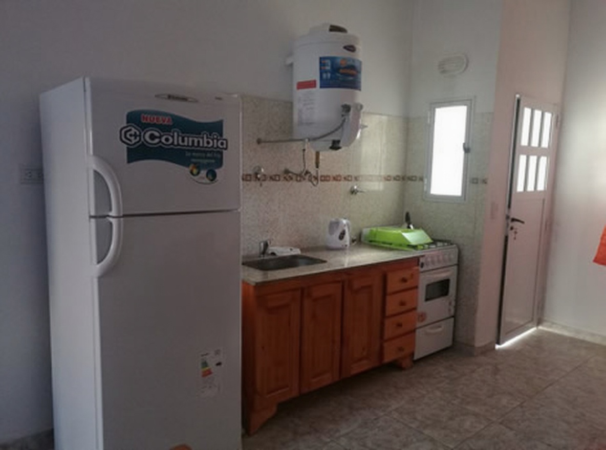 Departamentos con parque y parrilla a 100 metros del mar en Las Toninas miniatura 6