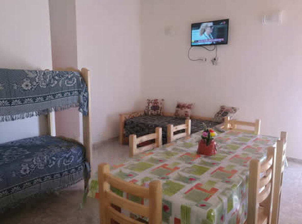 Departamentos con parque y parrilla a 100 metros del mar en Las Toninas miniatura 8