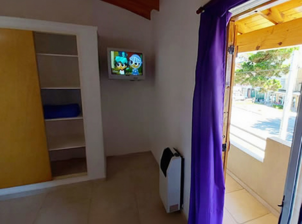Departamentos con WiFi a 250 metros del mar en Mar del Tuyú miniatura 6