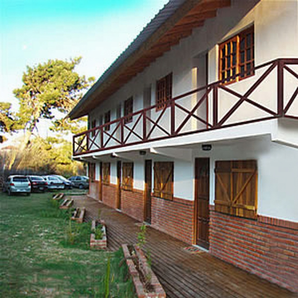 Monoambiente con pileta y parque a 3 cuadras del mar en San Clemente del Tuyú