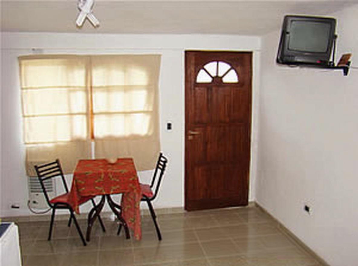 Monoambiente con pileta y parque a 3 cuadras del mar en San Clemente del Tuyú miniatura 4