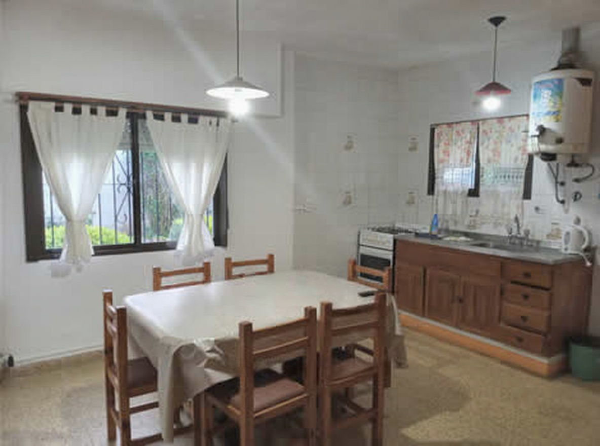 Departamentos con WiFi a 100 metros del mar en Mar del Tuyú miniatura 3