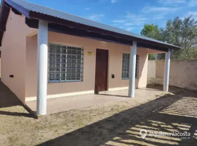 Cabañas con cochera y parrilla a 400 metros del mar en Costa Chica foto 3