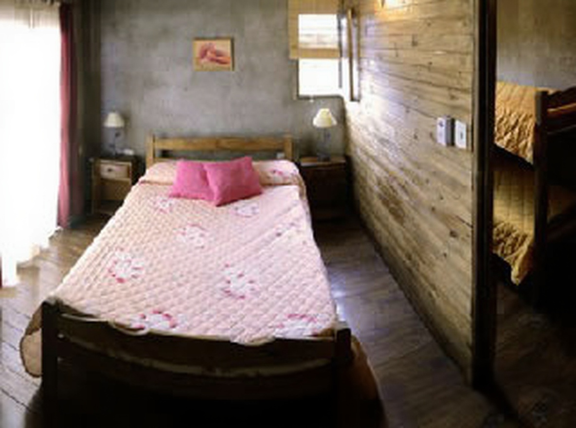 Cabañas con pileta y parrilla a 100 metros del mar en Costa Chica miniatura 5