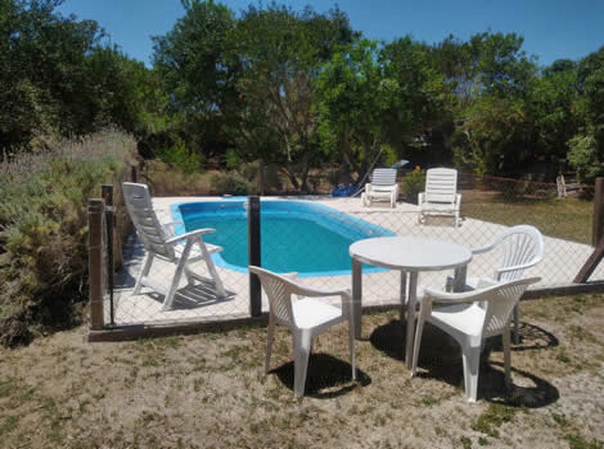 Cabañas con pileta y parrilla a 100 metros del mar en Costa Chica miniatura 8