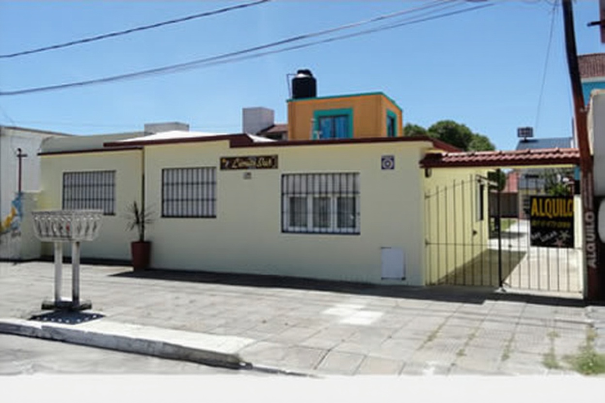 Monoambiente con cochera y parrilla a 30 metros del mar en Mar del Tuyú