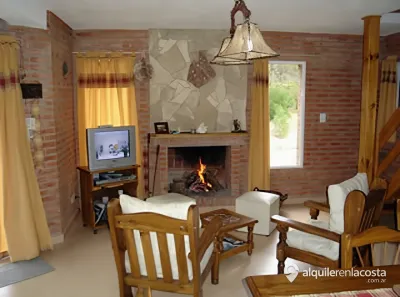 Chalet con pileta y parque a 200 metros del mar en Costa del Este foto 5
