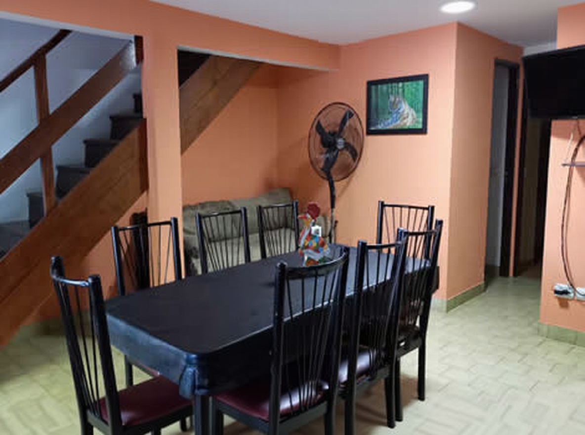 Dúplex con patio y parrilla a 5 cuadras del mar en Lucila del Mar miniatura 2