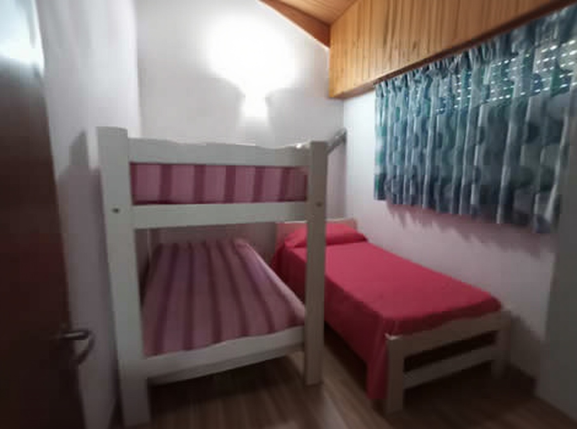 Dúplex con patio y parrilla a 5 cuadras del mar en Lucila del Mar miniatura 5