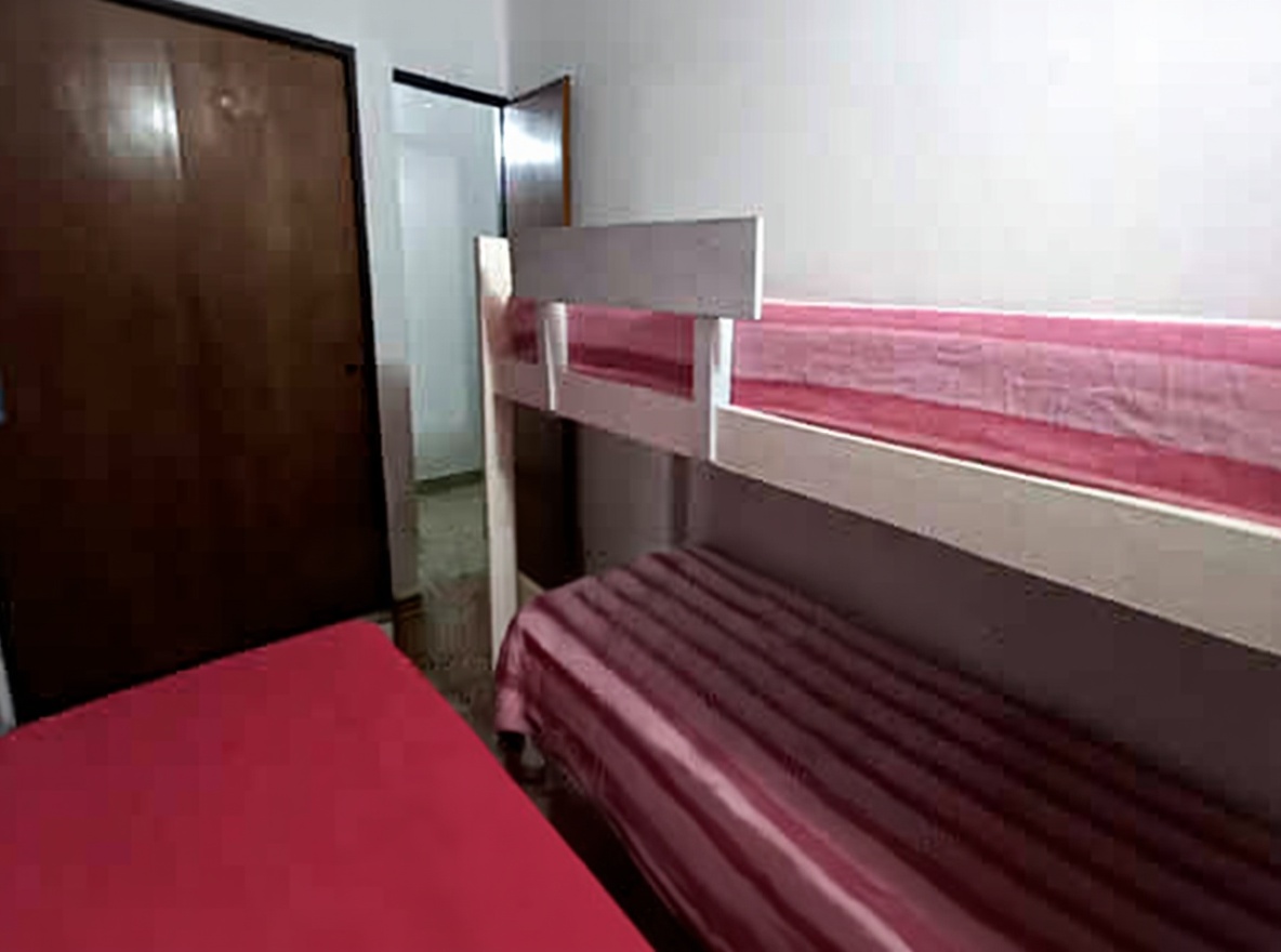 Dúplex con patio y parrilla a 5 cuadras del mar en Lucila del Mar miniatura 6