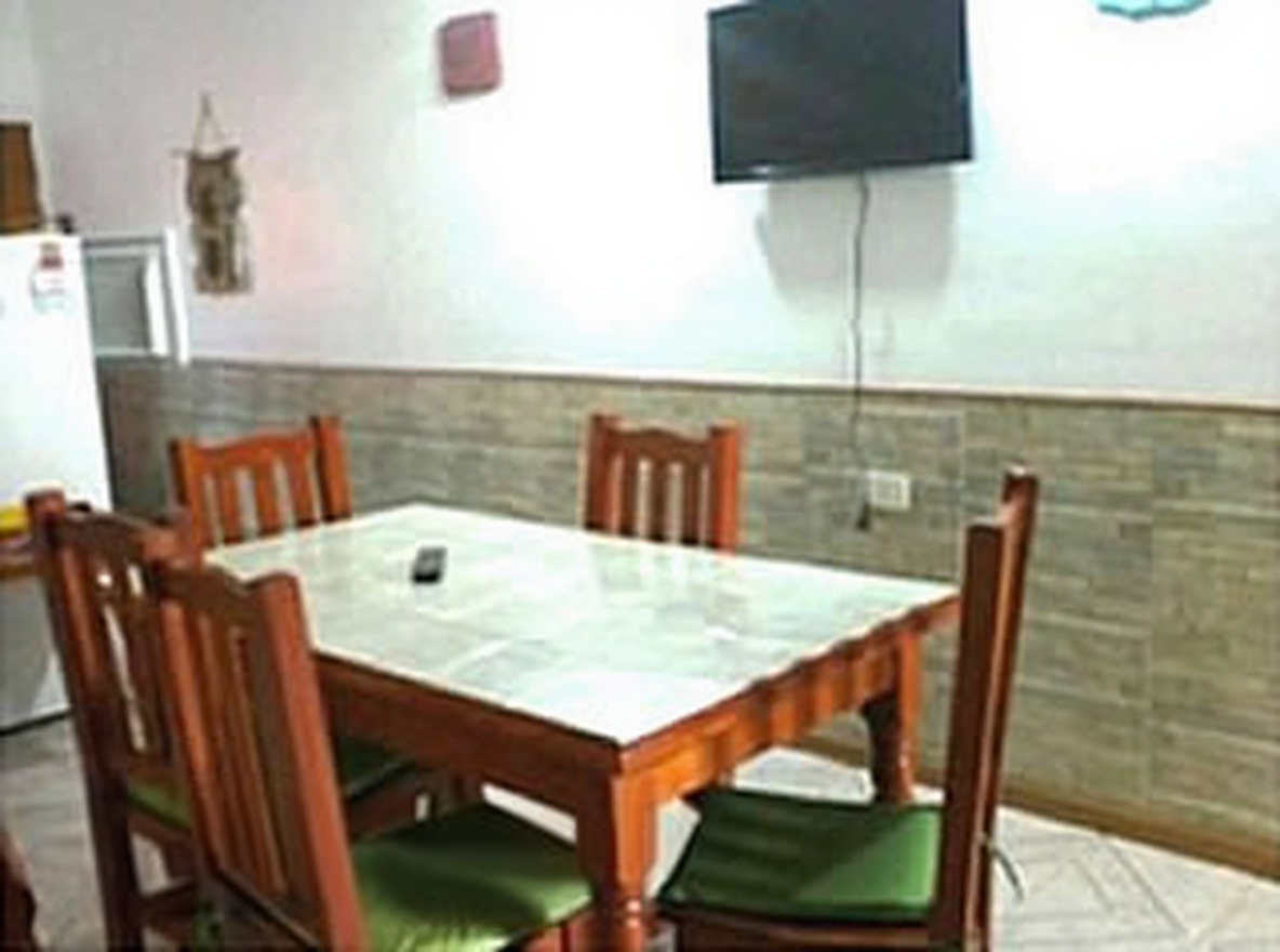 Dúplex con patio y parrilla a 400 metros del mar en Mar del Tuyú miniatura 2