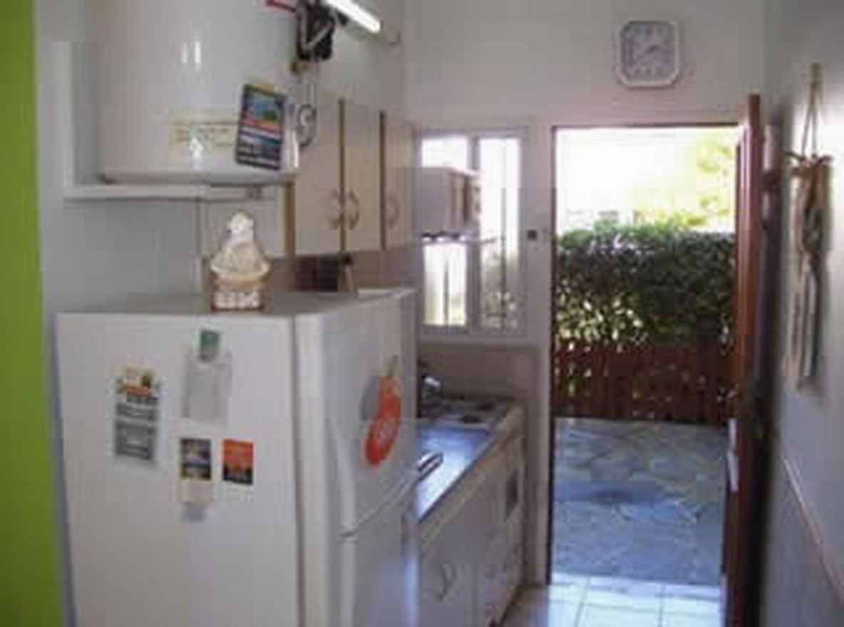 Dúplex con patio y parrilla a 400 metros del mar en Mar del Tuyú miniatura 3