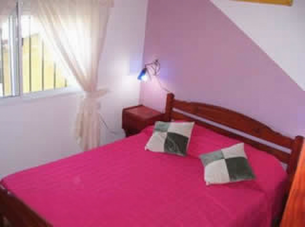 Dúplex con patio y parrilla a 400 metros del mar en Mar del Tuyú miniatura 6