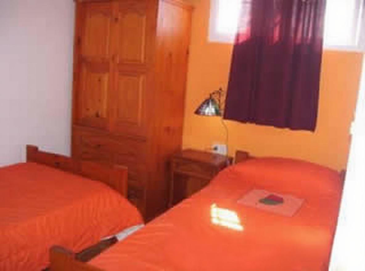 Dúplex con patio y parrilla a 400 metros del mar en Mar del Tuyú miniatura 8