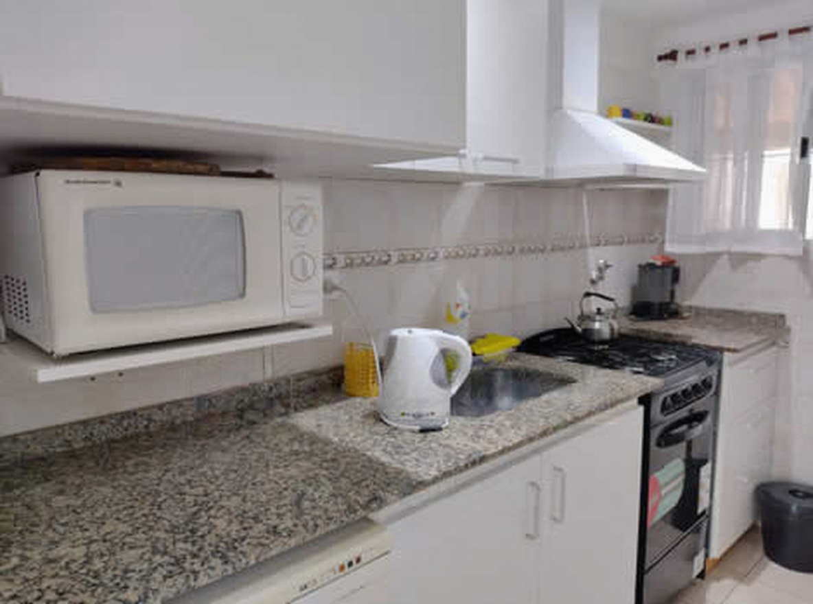 Dúplex con patio y parrilla a 150 metros del mar en Mar del Tuyú miniatura 4