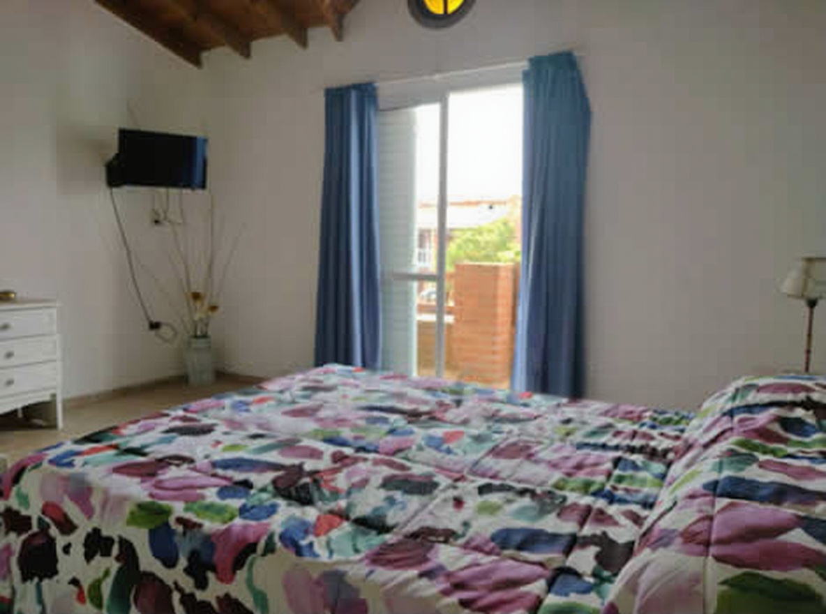 Dúplex con patio y parrilla a 150 metros del mar en Mar del Tuyú miniatura 6