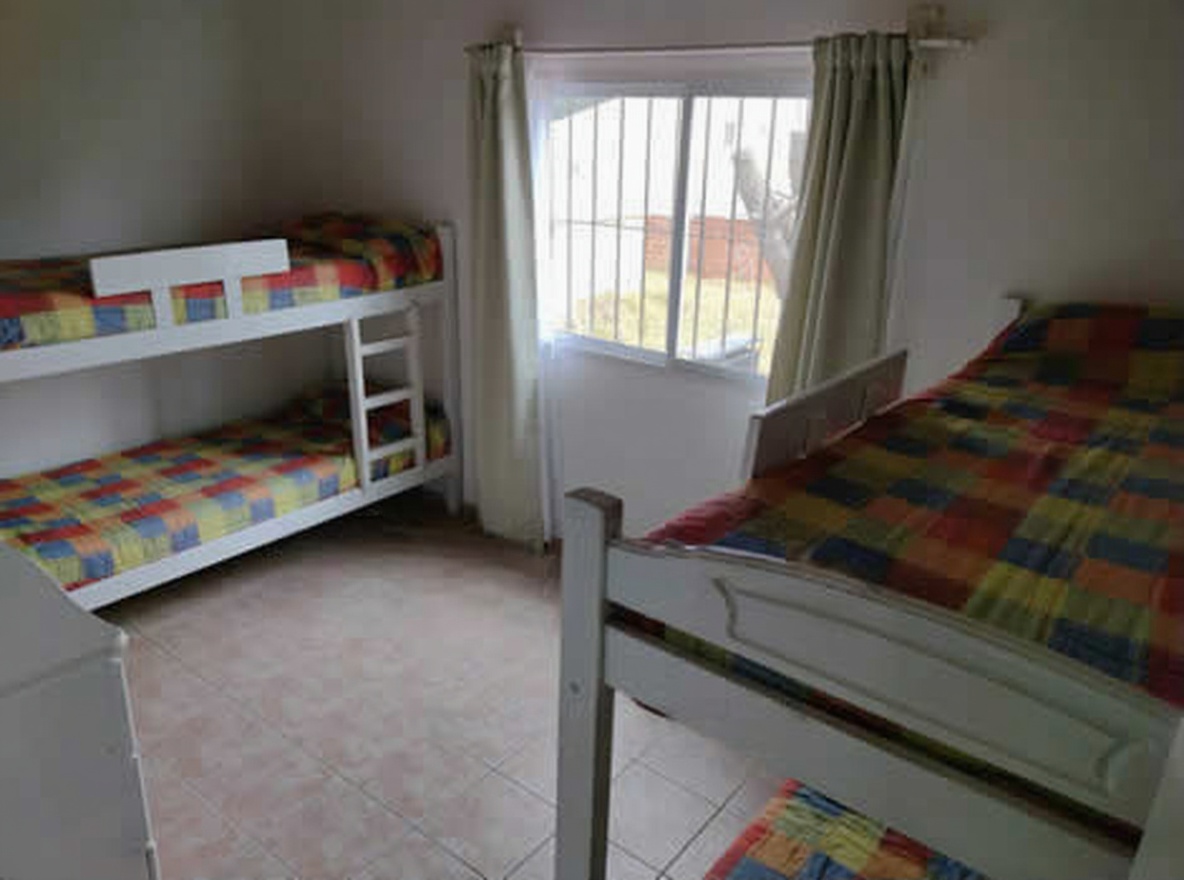 Dúplex con patio y parrilla a 150 metros del mar en Mar del Tuyú miniatura 7