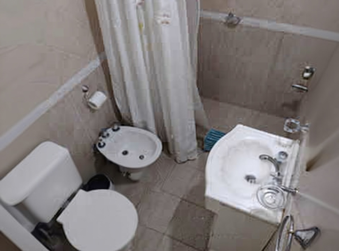 Dúplex con patio y parrilla a 150 metros del mar en Mar del Tuyú miniatura 9