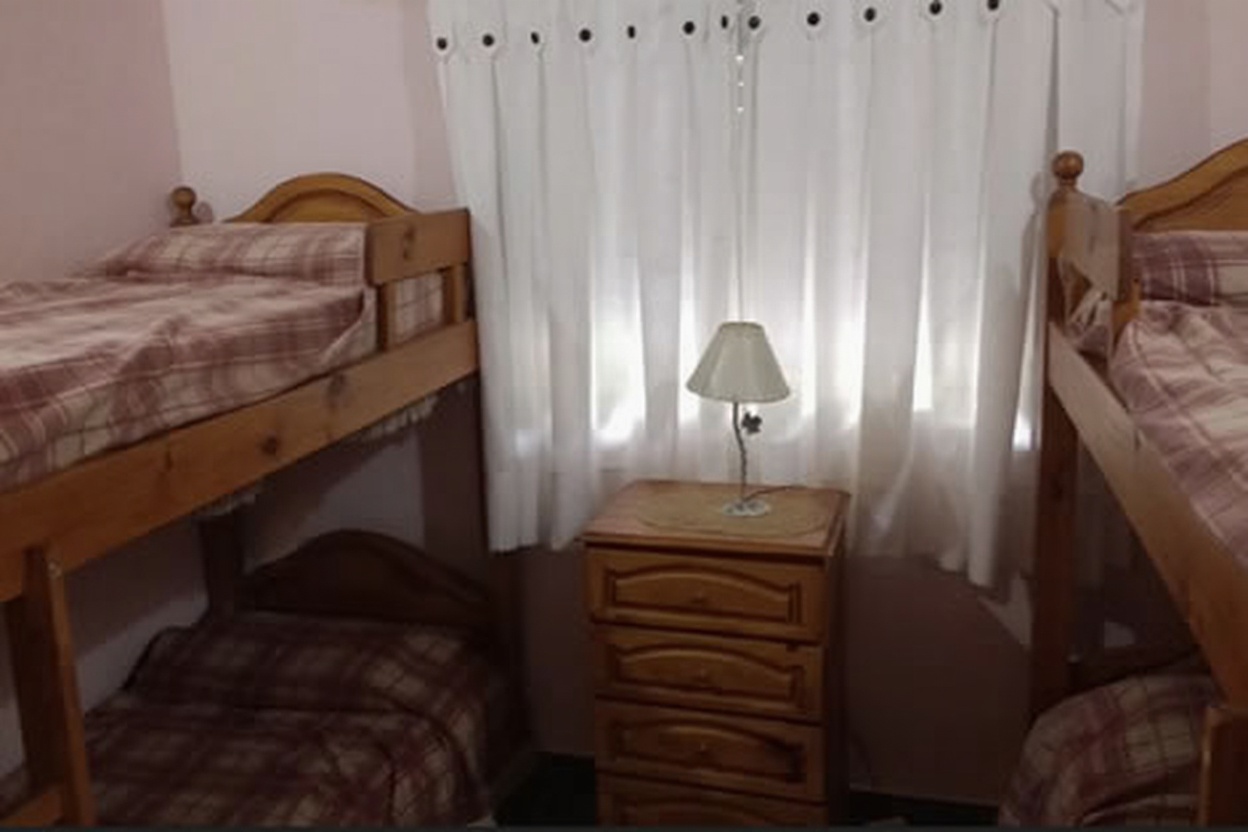 Dúplex con patio y parrilla a 100 metros del mar en Mar del Tuyú miniatura 8