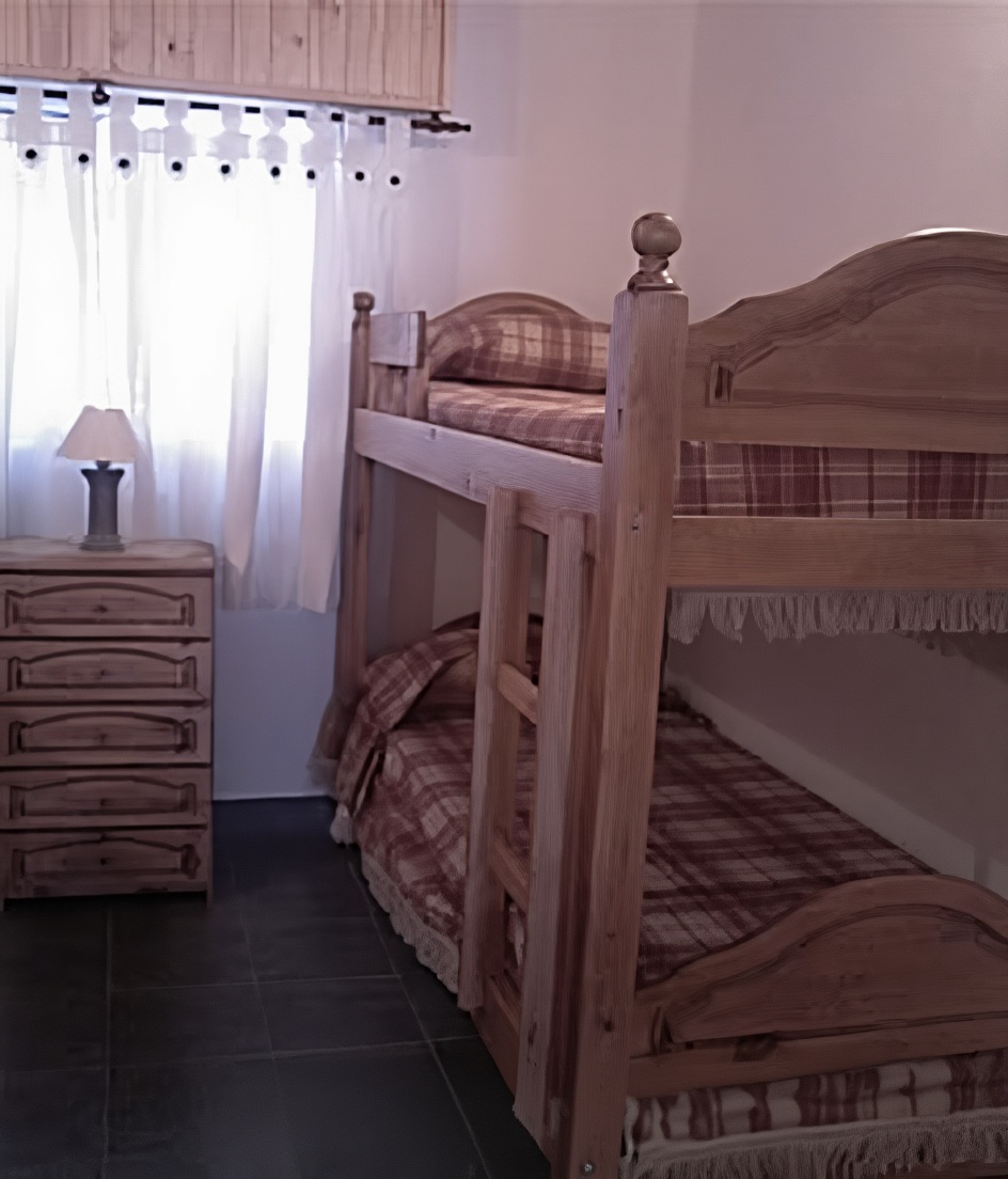 Dúplex con patio y parrilla a 100 metros del mar en Mar del Tuyú miniatura 9