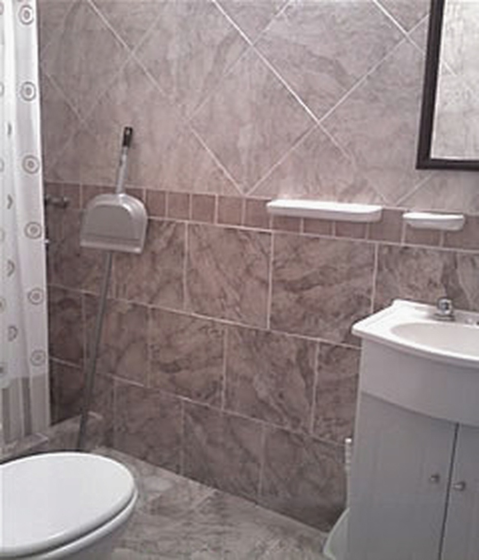 Dúplex con patio y parrilla a 100 metros del mar en Mar del Tuyú miniatura 12