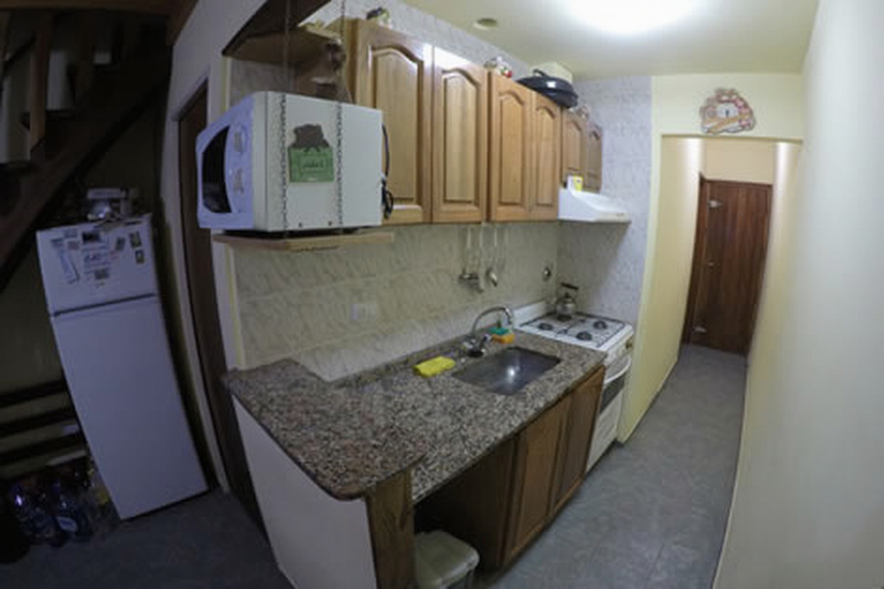 Dúplex con parque y parrilla a 400 metros del mar en Mar del Tuyú miniatura 3