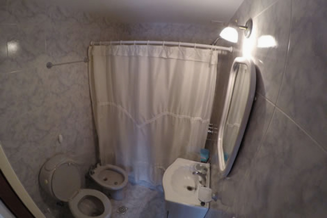 Dúplex con parque y parrilla a 400 metros del mar en Mar del Tuyú miniatura 7