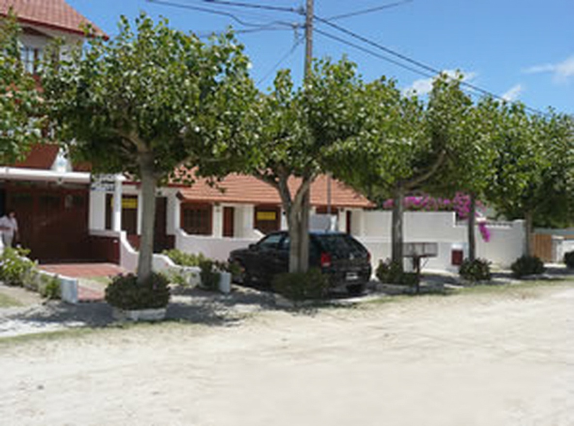 Dúplex con patio y parrilla a 150 metros del mar en San Clemente del Tuyú miniatura 2