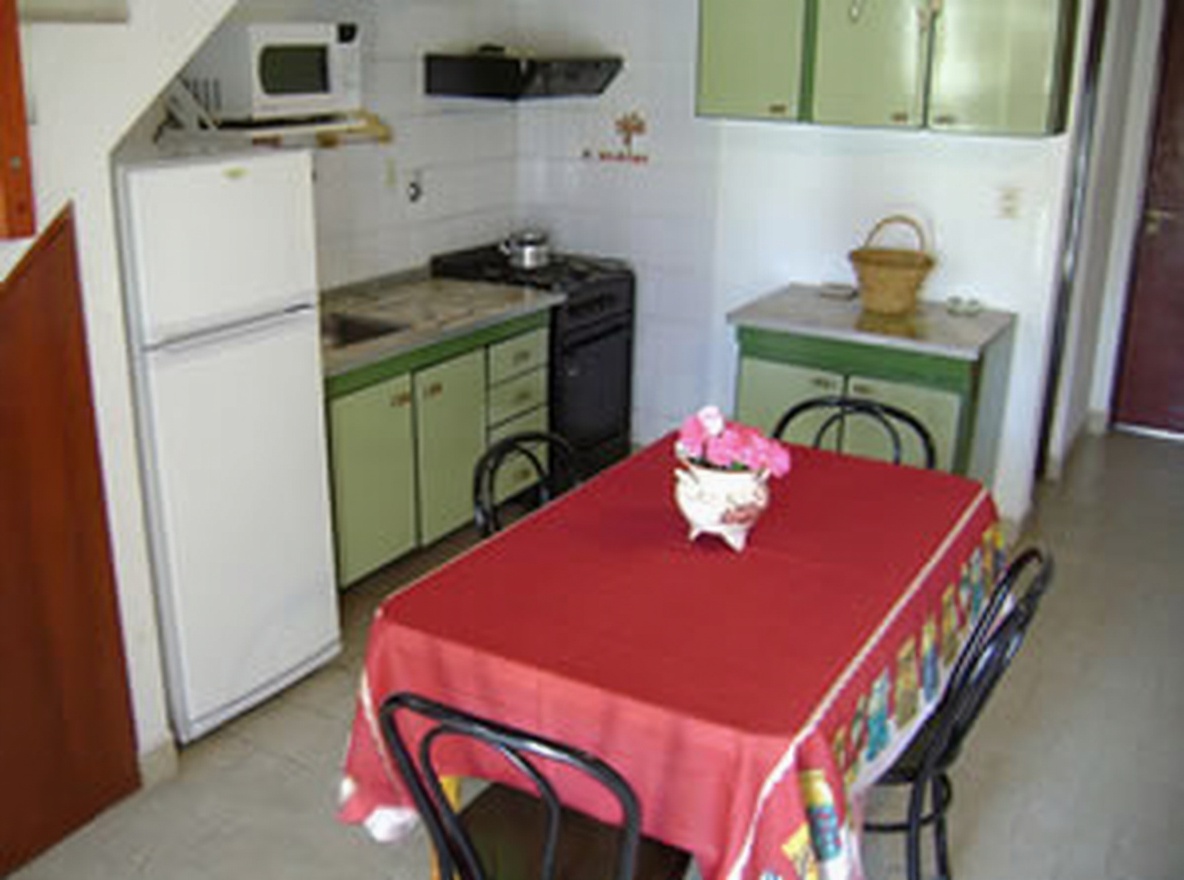 Dúplex con patio y parrilla a 150 metros del mar en San Clemente del Tuyú miniatura 3