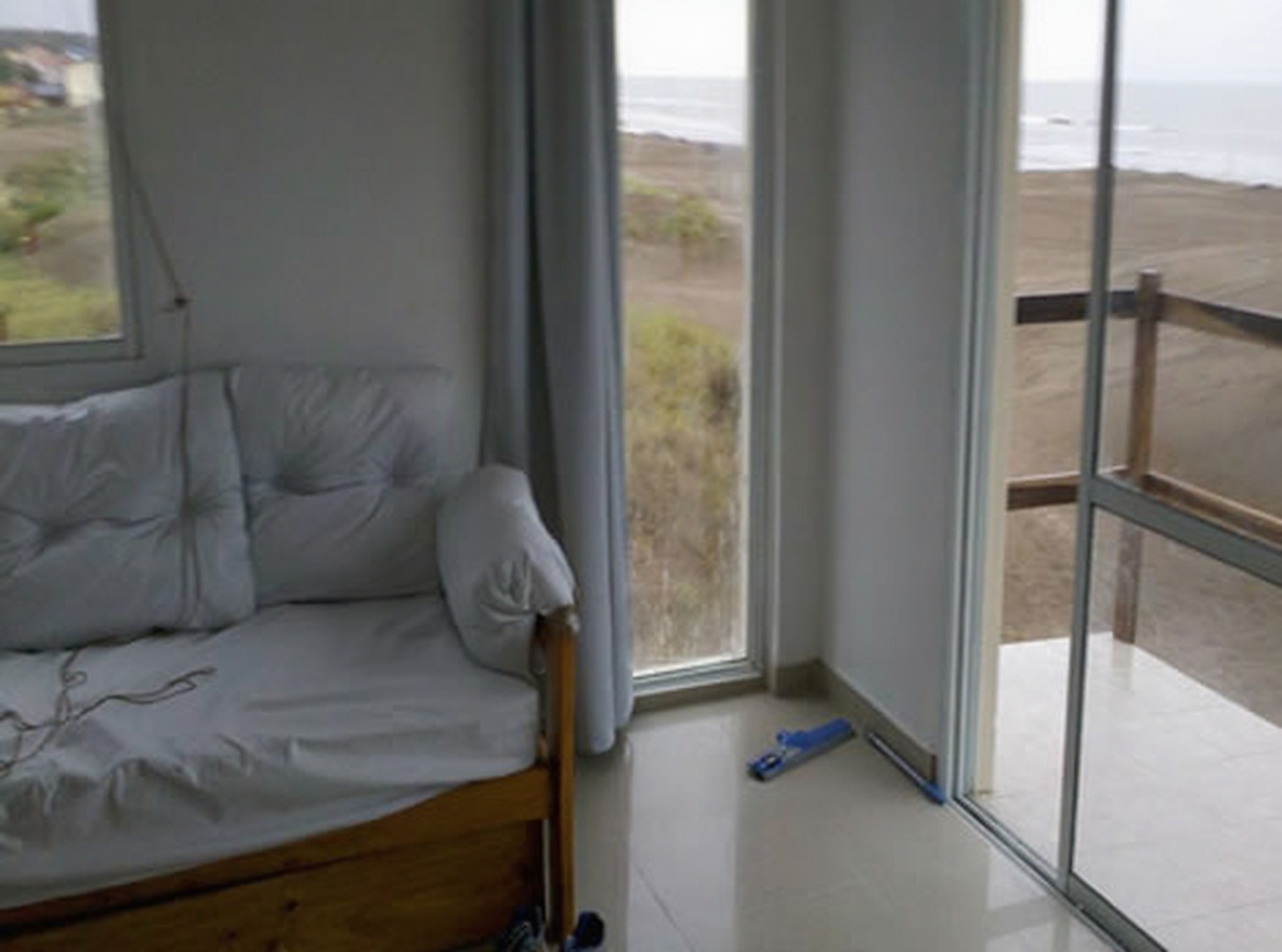 Dúplex sobre la playa en San Clemente del Tuyú miniatura 3