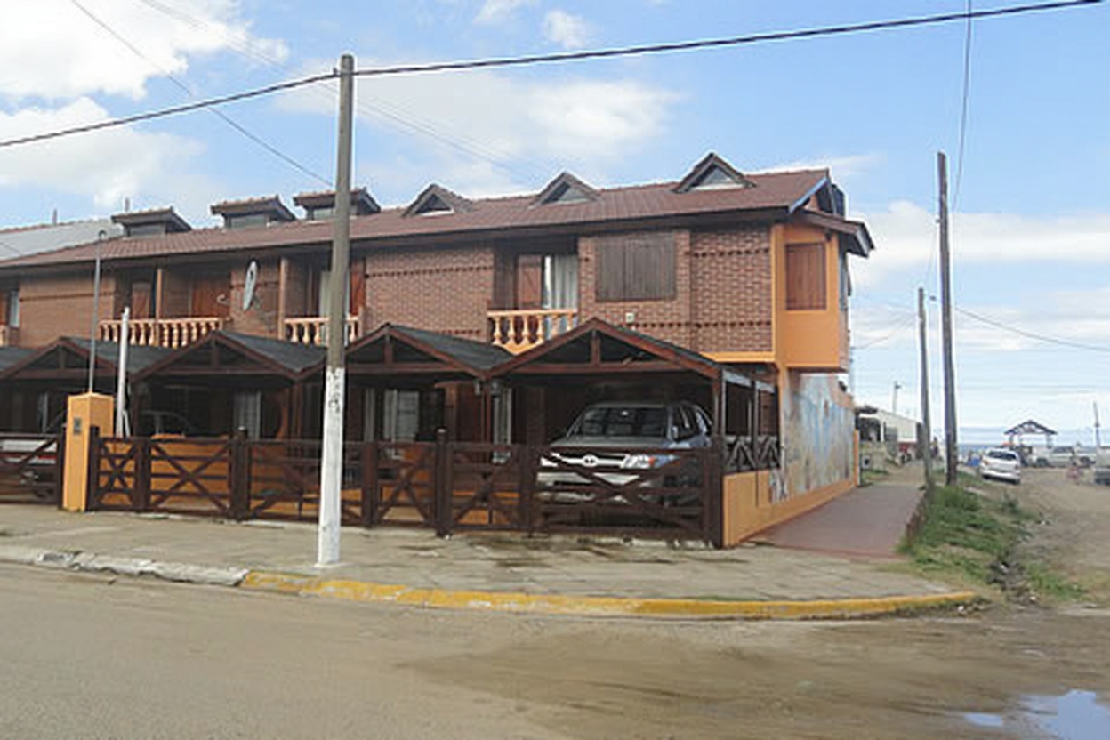 Dúplex con patio y parrilla a 80 metros del mar en Las Toninas